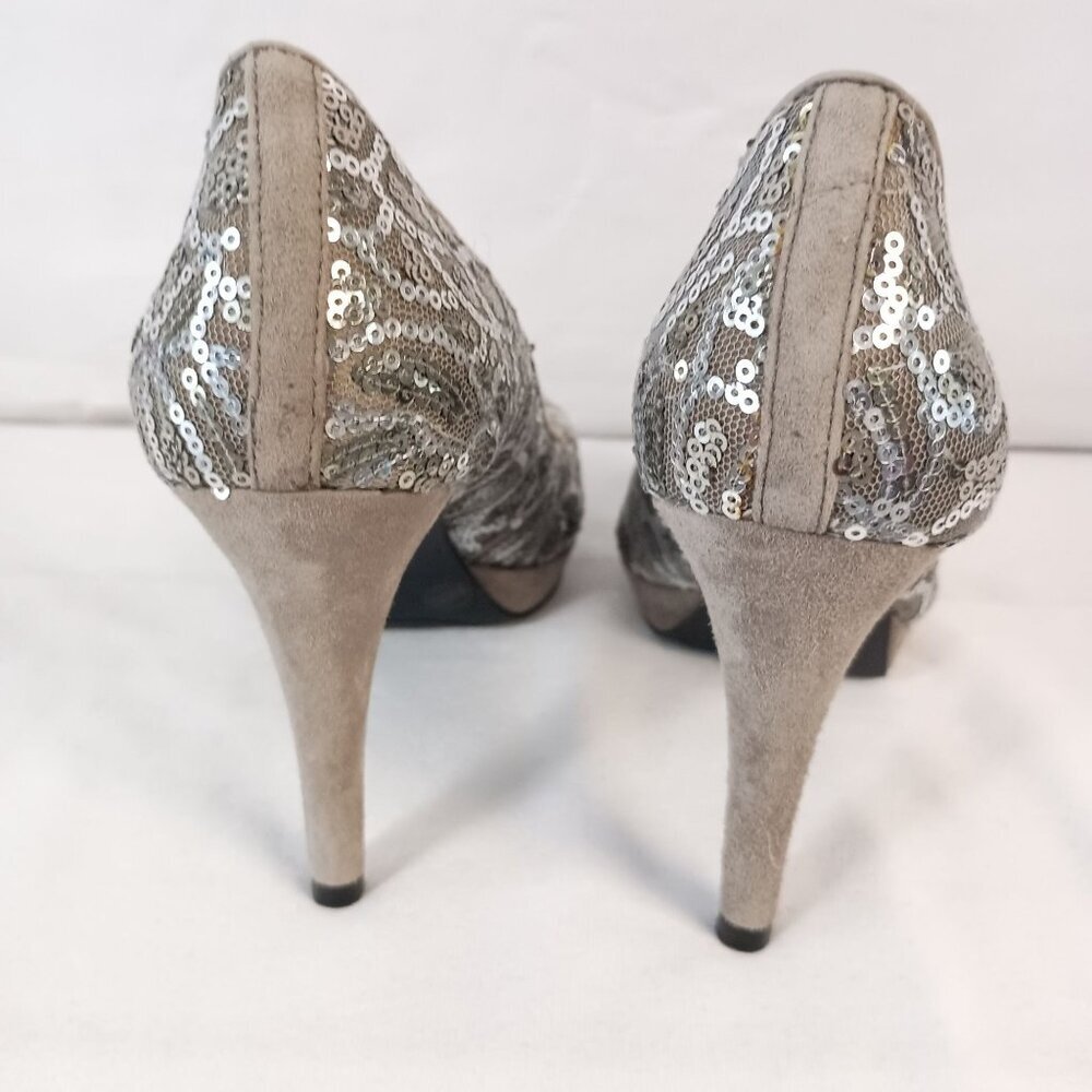 Vince Camuto Silver Sequin Platform Heels Women Size 5.5 Prom Formal - Picture 2 of 9